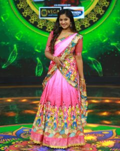 Soundarya Reddy Instagram - 🌸 Outfit- @naa_maguva 😍