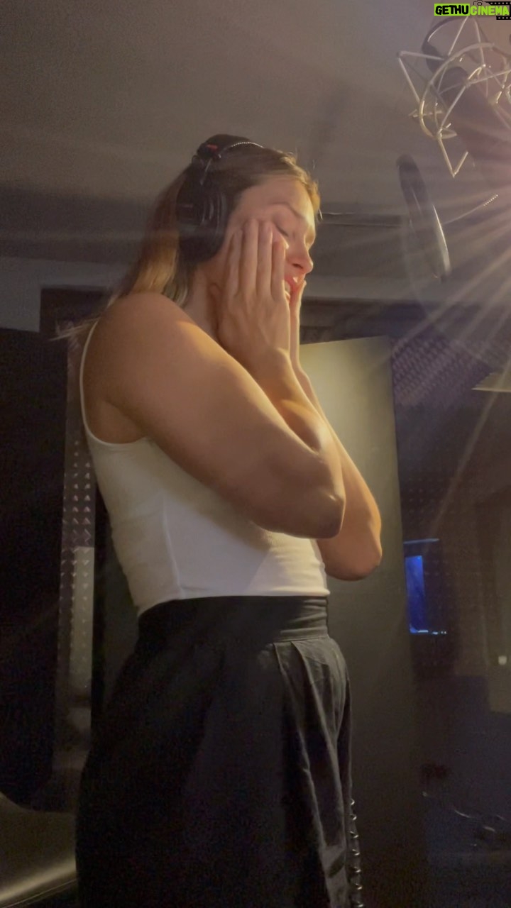 Spencer Grammer - 3.6K Likes - Literally never heard this until I was trying to say “Black Hawk” multiple times… fantastic season 6. I am so proud of everyone who made this show possible this year! I really laughed and cried a lot this season. Can’t wait to share season 7! ❤️
#rickandmorty #sumsum #summersmith #spencergrammer