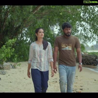 Sri Gouri Priya Instagram - Melting promo of Arun & Divya’s “Velagaadha” from #Lover !! Video Song releases Tomorrow at 5pm 🥳 Singer - @kapilkapilanmusic🎙️ Lyricist - @mohanrajan_lyrici 📝 Directed by @prabhuramvyas A @rseanroldan musical !!! @manikabali87 @srigouripriya @kanna__ravi @yuvraj_ganesan @mageshraj @millionoffl @shreyaas_krishna @barathvikramanks @navaa_rajkumar @harish_durairaj @vijaymp29 @hachu.k @rinibot @nikhila_sankar_ @arunachaleswaran.pa