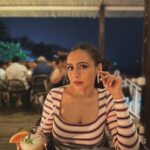 Srishti Ganguli Rindani Instagram - Usne kaha “tel lene jaa”… maine baalon mein laga liya