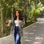 Srishti Ganguli Rindani Instagram - I’m the kind of lazy traveller that would like to sleep on vacation. And if there is something to explore, I’d like the exploration to walk to me. Which is why I would recommend @aahanaresort to all kinds of travellers. Right in the middle of the forest, you don’t need synthetic white noise to put you to sleep. Just the birds chirping and the siren calls of the animals every few hours when they spot a tiger. If you’re lucky, you may also hear the tiger roar and then his footsteps walking towards his prey. Another thing I’m extremely particular about is the food. And @aahanaresort made sure I eat more than I can stomach. Their local kumaoni thali is something people come for, from all over the world. They had me at locally grown produce and soft Ragi roti’s. Come, get a safari, spot a tiger, watch the birds, eat the best meal of your life and jump into the pool to cool down. @aahanaresort #hosted