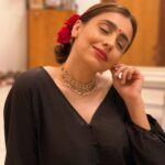 Srishti Ganguli Rindani Instagram - @sulekha.ganguly ke choice ka photo aur @samir.ganguli.18 ke film ka gaana. ♥️