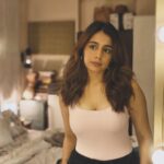 Srishti Ganguli Rindani Instagram - Keep swiping. You will regret it.