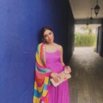 Srishti Ganguli Rindani Instagram - Kalar kular