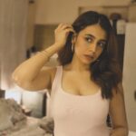 Srishti Ganguli Rindani Instagram - Keep swiping. You will regret it.