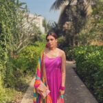 Srishti Ganguli Rindani Instagram - Kalar kular