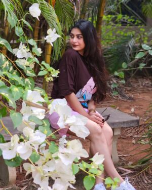 Sruthi Lakshmi Instagram - "Happiness held is the seed; Happiness shared is the flower."-.......

#naturelovers #flowerslovers