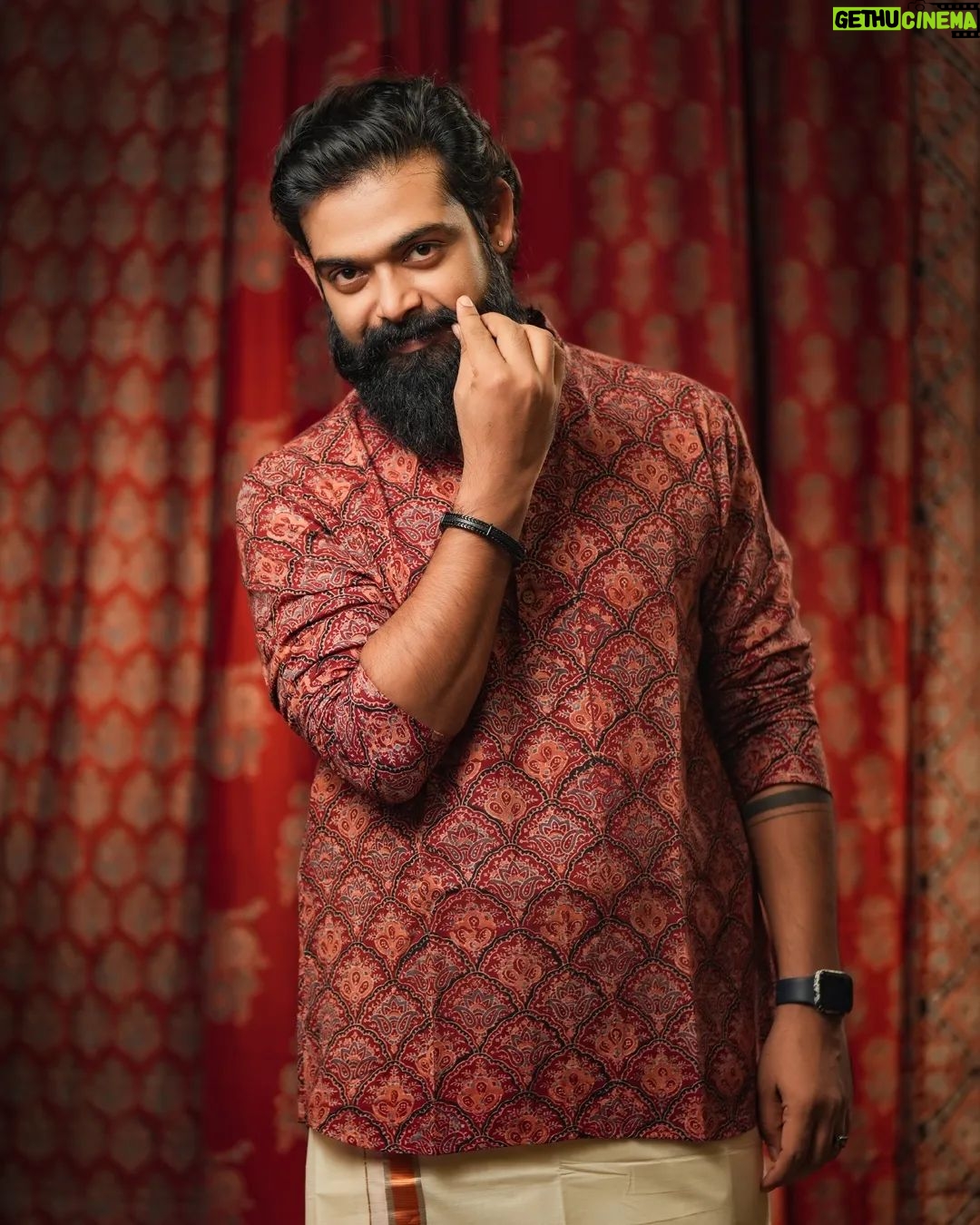 Sruthi Lakshmi Instagram - Embrace tradition with byhand's exquisite Ajrakh Short Kurta and Off-white Kalamkari Fusion Saree. The@Mede for Each Other Couple, Sruthi Lakshmi and Avin Anto @avin_anto perfectly embody the elegance and artistry of our handcrafted collection. Muse: @lakshmi.sruthi & @avin_anto MUA& Hair: @divyas_makeover_ Camera: @jeevas_gladmantis @gladmantisphotography Ajrakh Short Kurta Off-white Kalamkari Fusion Saree Free shipping in India for orders above 1999/- DM us for more details or WhatsApp to 91 6282187583 Visit https://byhand.in/ Worldwide shipping available DM for prices and enquires. #ByhandElegance #HandmadeLuxury #TraditionalWeaves #sustainablefashion #madeforeachother #husbandandwife #celebritycouple
