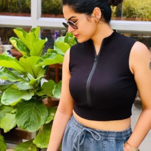 Sruthi Lakshmi Instagram - "It doesn't get easier, you just get better. "
🖤🖤🖤🖤🖤🖤🖤🩶🩶🩶🩶🖤🖤🖤🖤