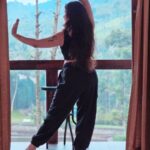 Sruthi Lakshmi Instagram - 🖤🖤🖤🖤🖤🖤🖤🩶🩶🩶🩶🩶🖤🖤🖤🩶🩶🩶 📷@avin_anto #heeramandi #trending #trendingreels #dance #malayalamactress #lovedancing