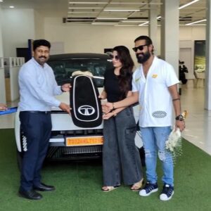 Sruthi Lakshmi Instagram - Going Green💚💚💚💚💚 New member to the family 💚💚 Thank u @hyson.tata nd all the staffs 💚💚