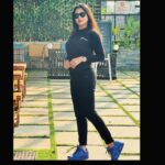 Sruthi Lakshmi Instagram - "It makes a big difference in your life when you stay positive." 🖤🖤🖤🖤🖤🖤