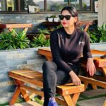 Sruthi Lakshmi Instagram - "It makes a big difference in your life when you stay positive." 🖤🖤🖤🖤🖤🖤