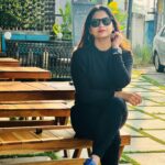 Sruthi Lakshmi Instagram - "It makes a big difference in your life when you stay positive." 🖤🖤🖤🖤🖤🖤