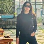 Sruthi Lakshmi Instagram - "It makes a big difference in your life when you stay positive." 🖤🖤🖤🖤🖤🖤