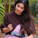Sruthi Lakshmi Instagram - "Happiness held is the seed; Happiness shared is the flower."-....... #naturelovers #flowerslovers