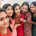 Sruthi Shanmuga Priya Instagram - The reunion that is extremely close to my heart ❤️ #nathaswaram_sisters @benzepreinkline @me_jsrimano @actress_sangavi @revathi.thamu Thanks to @behindwoodsofficial for this wonderful meet-up. Feels so good and heartwarming ❤️ #sistersforever #bonding #14years #nathaswaram #suntv
