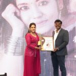 Sruthi Shanmuga Priya Instagram - Very happy and glad to be invited as the chief guest and awardee in the PONMAGAL VIZHA 2024 by @maxwell_charitable_trust on the occasion of women’s day. Around 150 woman were benefitted through this event by the cash funds for single woman, business equipments to start their own business, three wheelers for specially challenged, education kits for the children and many more . My hearty wishes to the team for the great contribution they’ve made and blessings to continue doing the same for the needy through all the good deeds. I completely believe, the little things started on oct 16th on Arvind’s birthday, has a chain link to all these incidents happening in my life that I’m able to participate in such activities at least once in a month. Wish I get chances to continue doing the same through my angel’s guidance that really keeps my heart overwhelmed and happy! Thank you @arvind__shekar ❤️ Special thanks to @sabbitaroi25 for linking me to this team and @maxwell_charitable_trust together let’s do more sir! Would always love to make small contributions from my side through any means. #ponmagalvizha2024 #awardfunction #socialservice