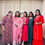 Sruthi Shanmuga Priya Instagram - The reunion that is extremely close to my heart ❤️ #nathaswaram_sisters @benzepreinkline @me_jsrimano @actress_sangavi @revathi.thamu Thanks to @behindwoodsofficial for this wonderful meet-up. Feels so good and heartwarming ❤️ #sistersforever #bonding #14years #nathaswaram #suntv