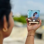 Sruthi Shanmuga Priya Instagram - Love and memories keep flooding to me everyday ❤️ yet another sweet gift from @kosmo.resin_art_n_wallet_card which has a memorable wallet card that I can carry in the place of Arvind’s picture! So meaningful. Also contains the Spotify code of “Nee kavithaigala” song at its back ❤️ A beach themed resin photo frame and a resin alphabet key chain with our pictures from the beach Photoshoot. Thank u for all of them! They are so cute to carry 🫰🏻 @kosmo.resin_art_n_wallet_card to order your own customised keychains, photo frame , wallet card , do check them out 🌸 #gifts #cuteness #bliss #memories #happinessallaround