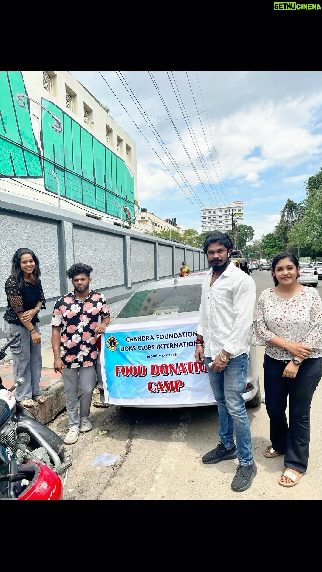 Sruthi Shanmuga Priya Instagram - The Chandra Foundation, in collaboration with the Lions Club, has generously donated 200 meals today to those in need. Let’s serve together to build a better community. Thank you @sruthi_shanmuga_priya and @highlightsbridalstudio_makeup for joining us. ##serve #needy #help #coimbatore #donate #food #humanity #lionsclub
