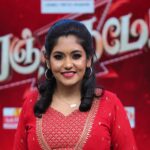 Sruthi Shanmuga Priya Instagram - RANJITHAMAE! Lakshmi team today at 1.00 pm in Sun tv ! Lot of fun and happiness with the team 💕 MUA : @kalaiartistry