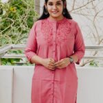 Sruthi Shanmuga Priya Instagram - Train your mind to see the good in everything. Positivity is a choice. The happiness of your life depends on the quality of your thoughts Kurti : @maybell_india #indianwear #kurti #traditional #positivity #bliss