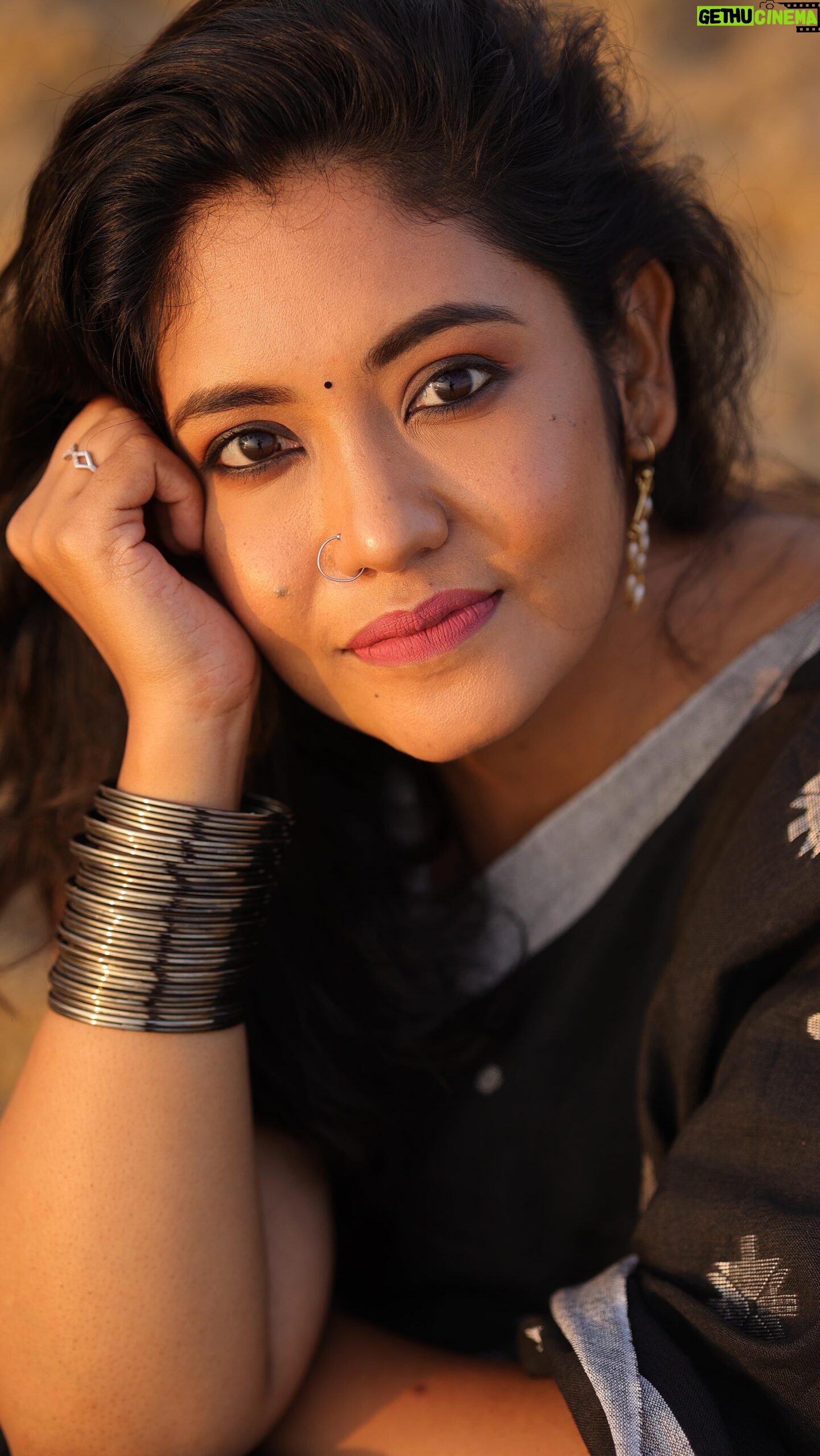 Sruthi Shanmuga Priya Instagram - @countrydelightnatural Country delight creamy cow milk, a wholesome delight straight from the farms to your table. It ensures rich creaminess that embodies the essence of pure malaai. What sets it apart is not just the thick malaai it offers, but also the golden goodness of ghee that can be derived from it - a testament to its exceptional quality and nutritional value. Treat yourself to the goodness of Country Delight Creamy Cow Milk, where every sip is a journey to pure satisfaction and well-being. #countrydelight #creamycowmilk #countrydelightmilk #milk #malaai #pureghee