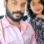 Sruthi Shanmuga Priya Instagram - Of course happy with all your memories holding you hands tight in my dreams everyday ❤️ You never leave me alone sweetheart. Love you my guardian angel 😘 @arvind__shekar Rolling back to the days we first met ✨🫰🏻 #guardianangel #husband #loveofmylife