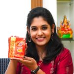 Sruthi Shanmuga Priya Instagram - #AD The process is as important as the outcome. That’s what my parents have taught me, and I believe strongly that there’s a right murai for everything, which is why I love Tata Tea Chakra Gold. It is a quality tea made with the right murai and has a perfectly strong taste. If you are someone who enjoys a strong tea with long lasting taste, you must try Tata Tea Chakra Gold today. A tea made with the right process and made for Tamilians. @tatateachakragold #tatateachakragold #murailine in tamil