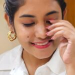 Sruthi Shanmuga Priya Instagram - Accessorize your life with exquisite pieces of jewelry! Thank you for the lovely unique collections of Jewelry @celestia_glamjewels ! Loving them ❤️❤️ #jewelry #unique #exquisite #beauty #earrings #bracelets