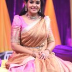 Sruthi Shanmuga Priya Instagram - Prep… Start…. and Music 💃❤️❤️❤️ @_nehah_official_ @im_keerthi_keeks_ BTS and on the set ✨ #lakshmi #dance #suntv