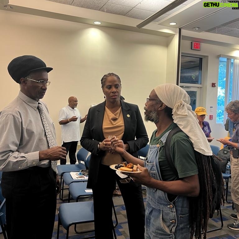 Stacey Plaskett - 125 Likes - Last weekend, my team and I had the opportunity to host a group of local and national stakeholders in the agricultural space for a roundtable discussion on St. Thomas, as well as participate in numerous farm tours.
A very special thank you to:
- Our Virgin Islands farmers, including Tyrone Reid of Smart Life Farms and Shelli Brin of Que Sera Farm who came and shared their input and those who hosted us for our farm tours on Saturday
- UVI’s administrative staff
- Hideaway at Hull Bay – dinner was incredible! Thank you!
At the roundtable, we had an engaging discussion around the unique and common challenges faced by farmers and producers here in the territory.
I would like to thank our roundtable guests, including UVI President Dr. David Hall, USVI Agriculture Commissioner Dr. Louis Petersen, USDA-RD Caribbean Area Director Luis Arroyo as well as Sommer Sibilly-Brown – Founder/Executive Director of VI Good Food Coalition, Richard Campbell - Founder of GeoAg, Harith Wickrema and Dawn Henry - Island Green Living, Aminah Saleem – Chief of Staff, UVI-RT Park, Dr. Usman Adamu – Dean of UVI’s School of Agriculture, Frank Dixon – State Director of the Virgin Islands APEX Accelerator, Lakeisha Hood – USDA State Director (FL & VI), Che Axum – Director of the Center for Urban Agriculture and Gardening Education, Brennan Washington of Sustainable Agriculture Research and Education (SARE), Gabriella Soto-Velez of the National Center for Appropriate Technology, Madison Charles of the USDA Farm Service Agency and many others.