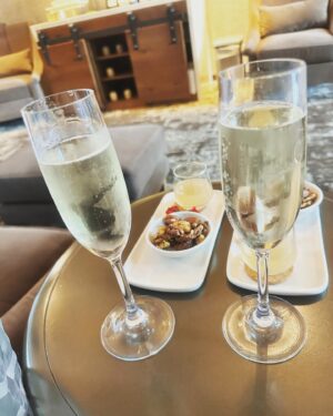 Star Jones Instagram - When you have a dreary morning in #sonomavalley #napavalley make it a #spaday! Thank you @kjwines @vilavita.spa @vintnersresort for a #grownandsexy way to start the day! 💃🏿🕺🏼🥰🥂