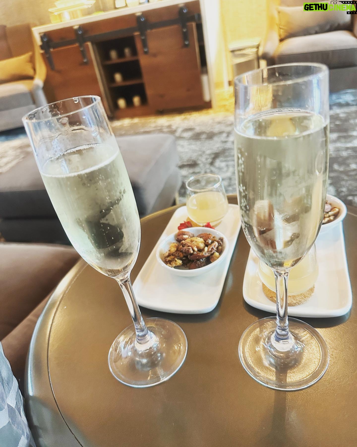 Star Jones - 1.4K Likes - When you have a dreary morning in #sonomavalley #napavalley make it a #spaday! Thank you @kjwines @vilavita.spa @vintnersresort for a #grownandsexy way to start the day! 💃🏿🕺🏼🥰🥂