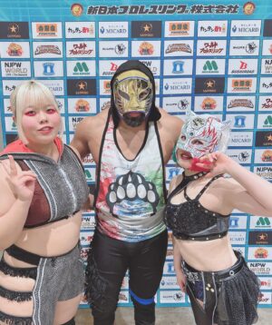 Starlight Kid Instagram - ファンタスティカマニア🇲🇽
ルチャドールかっこいいぜ！！

デスぺっちとももちろん撮って頂きました🐯🖤

#SLK
#スターライトキッド
#スターダム
#STARDOM
#OEDotai
#大江戸隊
#女子プロレス
#ファンタスティカマニア
#新日本プロレス
#njcmll
#njpw