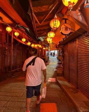 Starlight Kid Instagram - 九份と士林夜市の旅🗺

九份はずっと行ってみたかったから行けて本当に嬉しい🥹
台湾はとにかくご飯がどれも美味しくて、大満足！

こうして知らない街をどんどん知っていきたいから、今後は色々な所へ試合しに行きたい🐯🖤

スタバがお土産充実！！！！

#SLK
#スターライトキッド
#スターダム
#STARDOM
#OEDotai
#大江戸隊
#女子プロレス
#九份
#士林夜市
#台湾