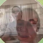 Stasya Miloslavskaya Instagram - у меня сегодня день рождения,но этот пост будет не обо мне,а про окружающих меня людей. я очень богатая. порой,мне кажется,что я богатейший человек в мире по версии журнала Forbes. Да что уж там-по версии всех журналов мира. инстаграм не дает мне возможность устроить здесь длиннющую праздничную карусель,но это не значит,что на этом моя любовь заканчивается))) У моей любви,в отличие от инстаграма-ограничений никаких нет. Её столько,что мне кажется-хватит на всю планету. И,может,на соседнюю тоже. Спасибо всем,с кем мы соприкасались на протяжении этого года,с кем плакали,с кем пели,с кем пили,с кем говорили до утра,с кем гуляли,с кем молчали,провожали закат на море или гуляли по парку,решали неподъемные задачи,тепло обнимались,ну и,конечно,исполняли всякое разное. (Вы,к кому я обращаюсь сейчас-точно знаете,что это про вас.Уверенна,вы это чувствуете) Мне 29,но меня не покидает ощущение,что я только начинаю жить.Восторг)) *играет песня Нюши-выбирать чудо» 💕