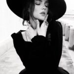 Stasya Miloslavskaya Instagram - не знаю,что еще тут добавить кроме того,что-вот что случается,когда встречаешься с настоящим художником🖤 фото @absolutlia стиль @trushkina_st мэйк и волосы @gorshkovaleriya