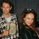 Stasya Miloslavskaya Instagram - в каморке,что за актовым залом, репетировал школьный ансамбль