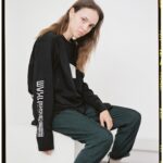 Stasya Miloslavskaya Instagram - мой новый любимый лонгслив🤍 @lonely_apollon создал @gosha_bergal зафиксировал