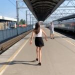 Stasya Miloslavskaya Instagram - прошлым летом в Питере у меня было три счастливых дня в компании моих любимок @aunt_nasty @nikmartyn в партнерстве с @efremovefremov и @_marinamarinochka под руководством @samoshina наш «Первый класс» выходит на @ivi_official 23 мая целиком я там очень бесячая,ужасно любопытно на это взглянуть ну а у вас как минимум 3 причины включить сериал Первая- @chi_pa Вторая- @yulia_hlynina Третья- @_marinamarinochka