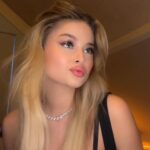 Stefania Liberakakis Instagram - Finding magic in the blur.💗☁️🫧 #blurrypic