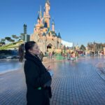 Stefania Liberakakis Instagram – helloooo @disneylandparis !! 😍✨✨
@disneynl #disneylandparis #disneysymphonyofcolours