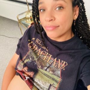 Stéfi Celma Instagram - 2022 a été pour moi une année riche en projets et en émotions. J'ai aimé être ambassadrice de la marque @myBlend, qui se base sur une gamme de produits très complète associant les nutriments, les produits derma et les produits technologiques comme leur fameux masque LED. 
Cette gamme permet d'associer tous les aspects de la beauté pour créer une nouvelle version du bien-être.

#PowerofSynergies #myBlend