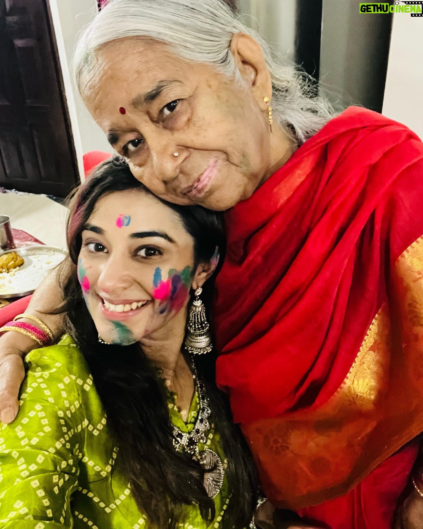 Stefy Patel Instagram - Holi 2022🌈 . . #familytime