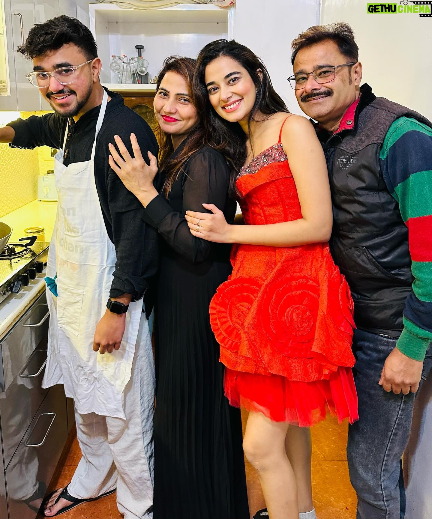 Stefy Patel Instagram - Grateful ✨Blessed 💫Birthday 2024♥️ . My idea of birthday has been with my family at home, Thankyouuu universe for blessing me with such a loving family ♥️ Thankyouuu everyone for all your wishes and love , really means a lot 🥰 Looking forward to an amazing year and making my parents more and more proud♥️