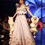 Stefy Patel Instagram - Truly honoured to walk as the show stopper at India designer show season 3♥️ . Designer @aditijaindesign Makeup @sumita_vachher Shot by @nikhil_next_image Event @indiadesignershow @imbibinbabu @modernstageevents