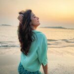 Stefy Patel Instagram - Sunset over a beach is my favourite painting 🌊🌅 . . Pc @glamupby_rakshajois