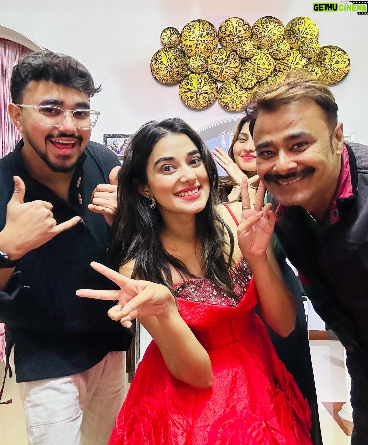 Stefy Patel Instagram - Grateful ✨Blessed 💫Birthday 2024♥️ . My idea of birthday has been with my family at home, Thankyouuu universe for blessing me with such a loving family ♥️ Thankyouuu everyone for all your wishes and love , really means a lot 🥰 Looking forward to an amazing year and making my parents more and more proud♥️